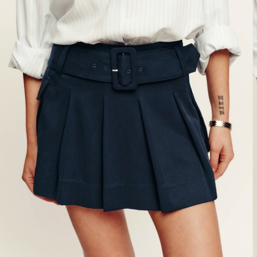 Reformation mini skirt navy size 4